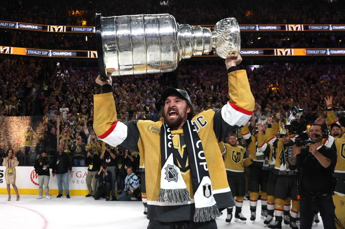 Mark Stone celebrates with the Stanley Cup