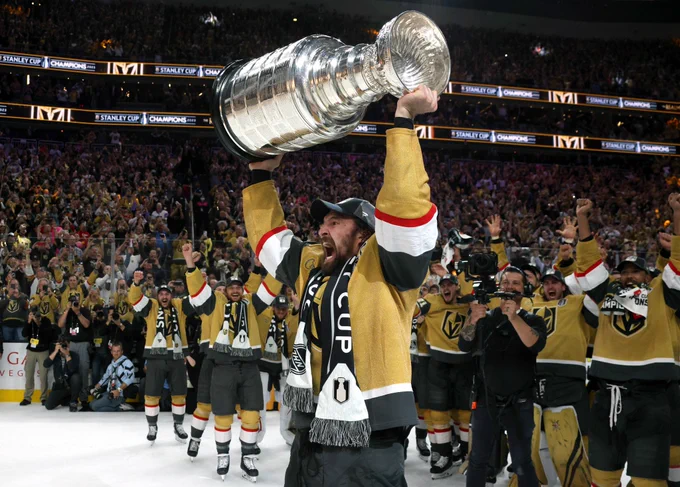Mark Stone celebrates with the Stanley Cup