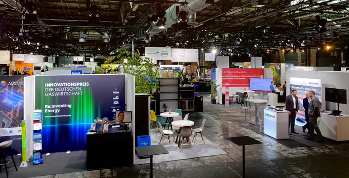 Der BDEW-Kongess startet und direkt hinter dem Eingang wartet der Innovationspreis.