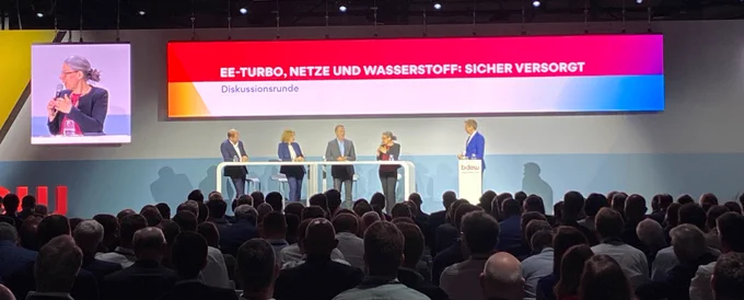 Nina Scheer, MdB, setzt sich auf dem BDEWK 2023 für eine pragmatische Energiewende ein.