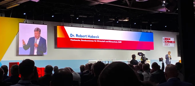 Robert Habeck spricht zu den Teilnehmern des BDEW-Kongress 2022.