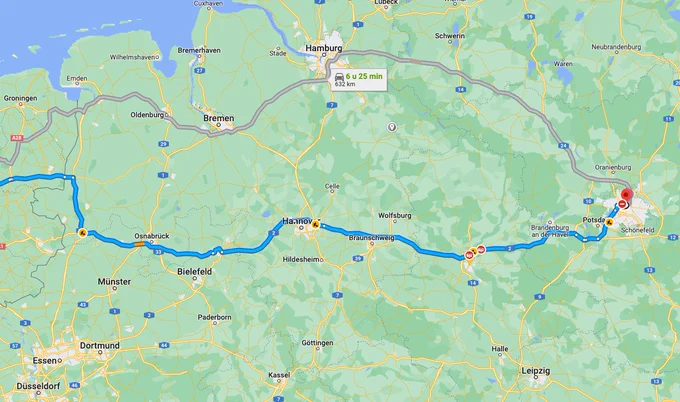 Map showing two routes from the Netherlands to Berlin. One passing by Bremen & Hamburg, the other through Osnabruck and Hannover.
