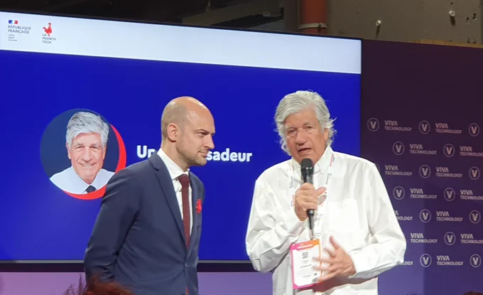 Jean-Noel Barrot discute avec Maurice Lévy, fondateur de VivaTech