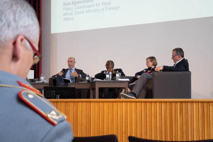 Rob Sijstermans, Policy Coordinator für Westafrika, Niederländisches
Außenministerium, Mamadou Haidara, Botschafter a.D., Sonderberater des Präsidenten Alassane Ouattara, Côte d'Ivoire, Gudrun Masloch, Referatsleiterin West- und Zentralafrika, Auswärtiges Amt in panel discussion at Common Effort Conference 2023