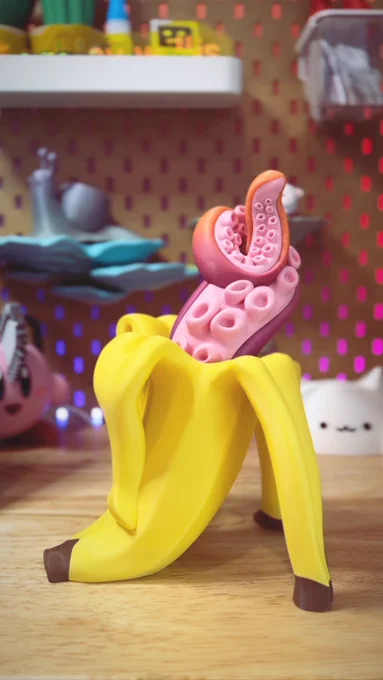 It's a banana with a tentacle coming out, a 'tentanana' if you will.