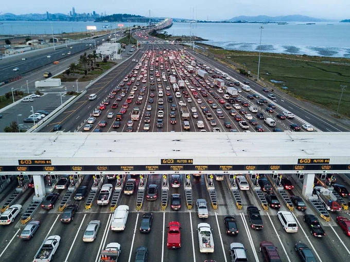 Bay Bridge with traffic (Noah Berger)