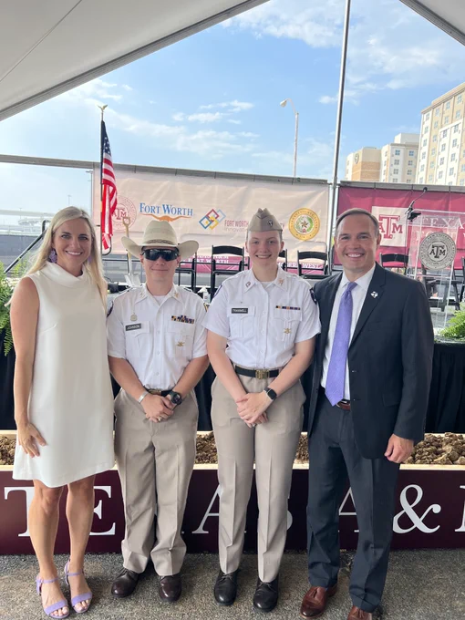 Tarleton president Dr. James Hurley and First Lady Kindall Hurley with two Corps of Cadets members at the Texas A&M Fort Worth Law and Education Building groundbreaking.
