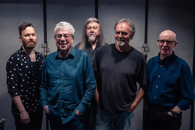 Touring line-up of 10cc: Iain Hornal, Graham Gouldman, Paul Burgess, Rick Fenn & Keith Hayman