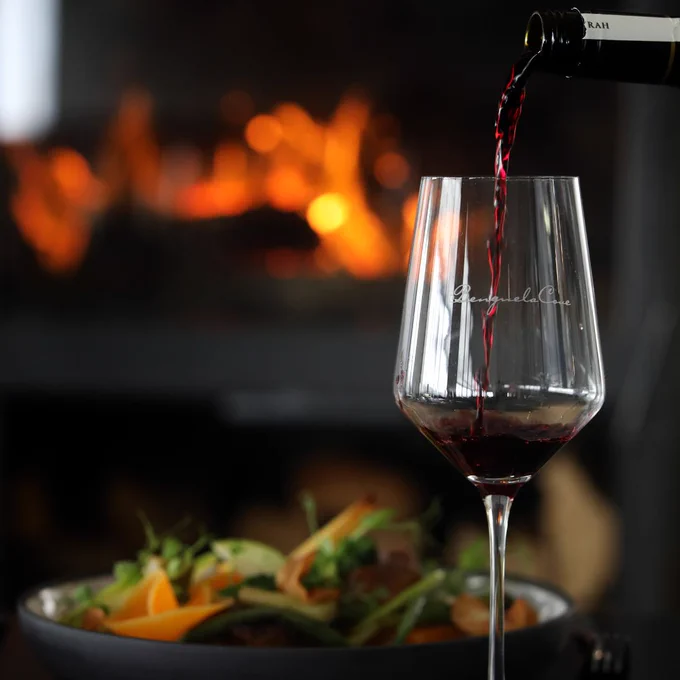 Have a look at this gourmet braai recipe. Prepare a no-fuss family favourite, with a twist. Deboned leg of lamb, roasted on an open flame seasoned with fresh garlic, herbs, coriander seeds and chilli. We are loving this crowd-pleasing dish perfect for winter from Annie Badenhorst, Head Chef at Moody Lagoon Restaurant. Try the recipe https://bit.ly/3NR5BrM 

#recipe #winter #comfortfood #lamb #winepairing #braai #nopowernoproblem 