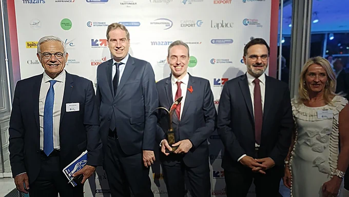 Fort de son rayonnement mondial en matière de lutte contre la fraude, C.S.T - Crime Science Technology a reçu le grand prix du jury sous le haut patronage du Président de la République. 

Lauréat Scale-Up Excellence et labellisée BPI Excellence, dans le cadre de l'initiative "Je choisis la French Tech", nous serions honorés de mettre notre expertise reconnue au service de la France.