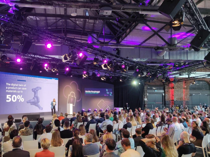 Dr. Annika Hauptvogel auf der Neon Stage der Hub.Berlin.