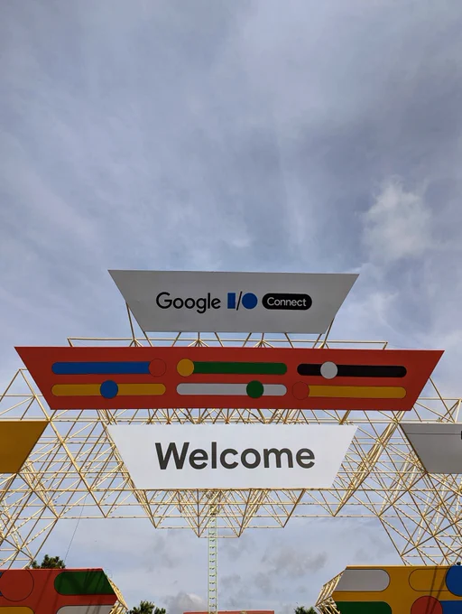 Image of a sign that says "Google I/O Connect Welcome" at Google IO Connect, Bengaluru