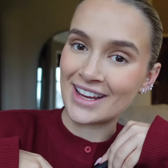 Molly-Mae Hague on her Christmas december vlog 6.