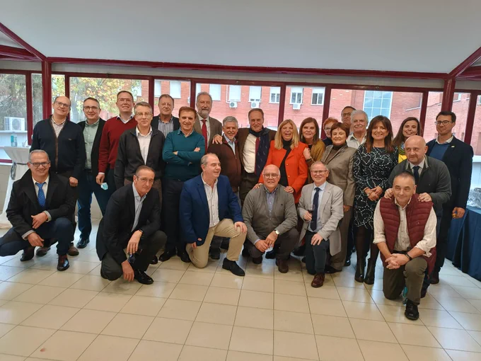Foto de archivo correspondiente a una reunión nacional de delegados en 2022, Pablo López Cotín se jubilaba como delegado de Andalucía, Ceuta y Melilla. Era especialmente atento y cuidadoso con los colaboradores y aficionados a la meteorología.