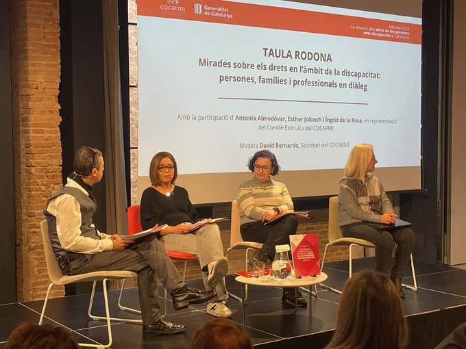 Un moment de la taula rodona, amb David Bernardo, Íngrid de la Rosa, Esther Jolonch i Antonia Almodóvar