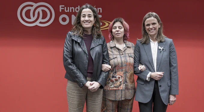 De izquierda a derecha, la directora de Personas y Cultura de IKEA en España, Virginia Garrido; la secretaria general de Fundación ONCE y vicepresidenta ejecutiva de Inserta Empleo, Virginia Carcedo y la directora de Diversidad y Experiencia del Empleado de Ikea, Elena López.