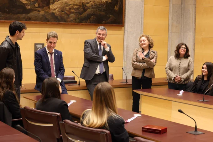 Moment de la recepció institucional amb el president de la Diputació de Girona i el diputat d'Esports, Jordi Masquef.