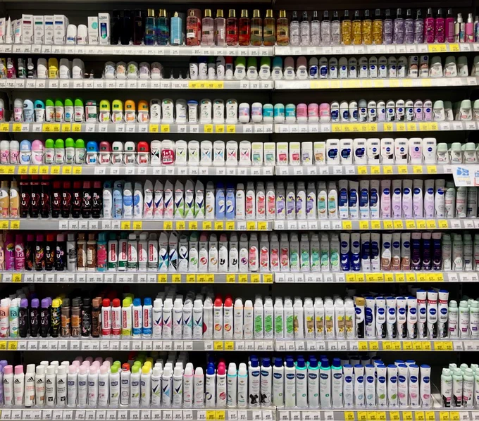 Opposite the Botanical Garden in Belgrade, this personal care store integrated with a pharmacy textbook planogram execution ✨

https://www.shutterstock.com/g/Hitra?rid=193867524&utm_medium=nativeapp&utm_source=ctrbreferral-link

#RetailExpert #planogramas #PlanogramDesign #Shelf #shelves #bodycare #deodorante #Pharmacy #faceCare #Belgrade