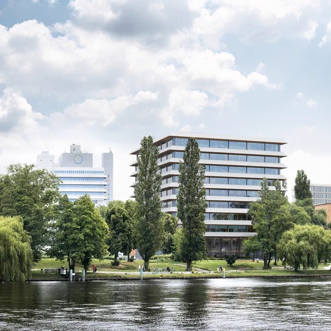 Berlin Center for Gene and Cell Therapies : Blick vom Nordhafen auf das geplante Gebäude | © HENN
