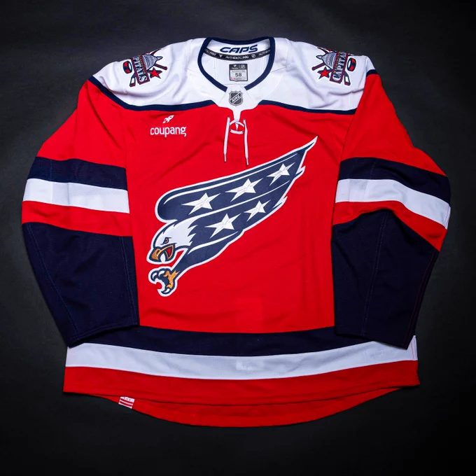 Retweet to win a new Capitals third jersey. 