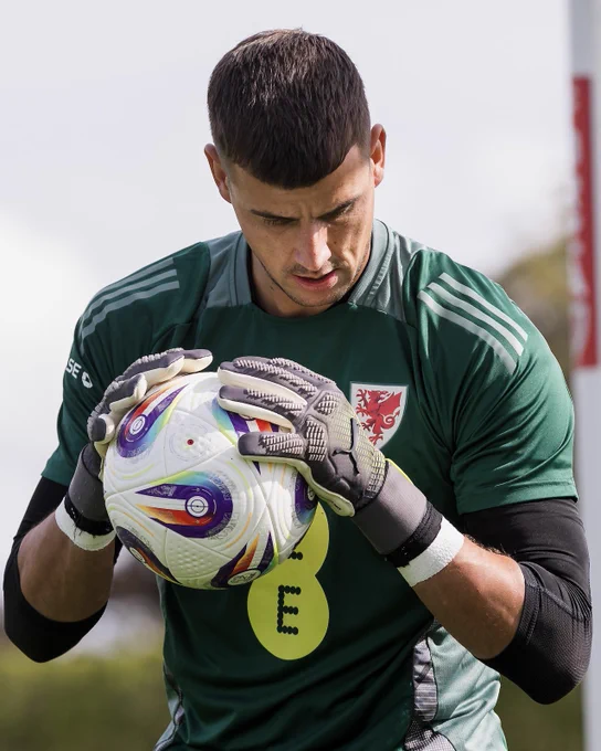 Karl Darlow at Cymru training.