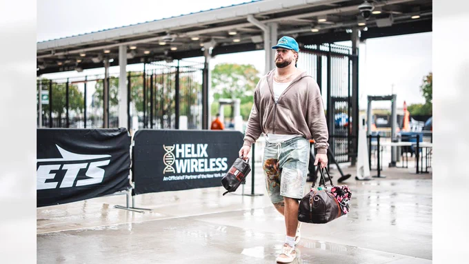 New York Jets OL Joe Tippmann arrives for a Week One game against the Pittsburgh Steelers 