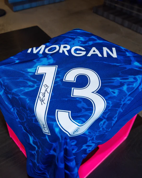 An image of a signed Alex Morgan San Diego Wave jersey