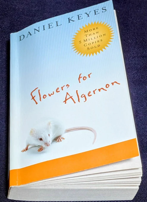 ダニエル・キース『アルジャーノンに花束を』の英語原語版の書影