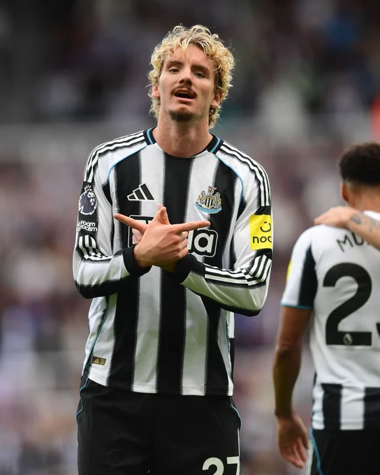 Nick Woltemade celebrates against Wolves