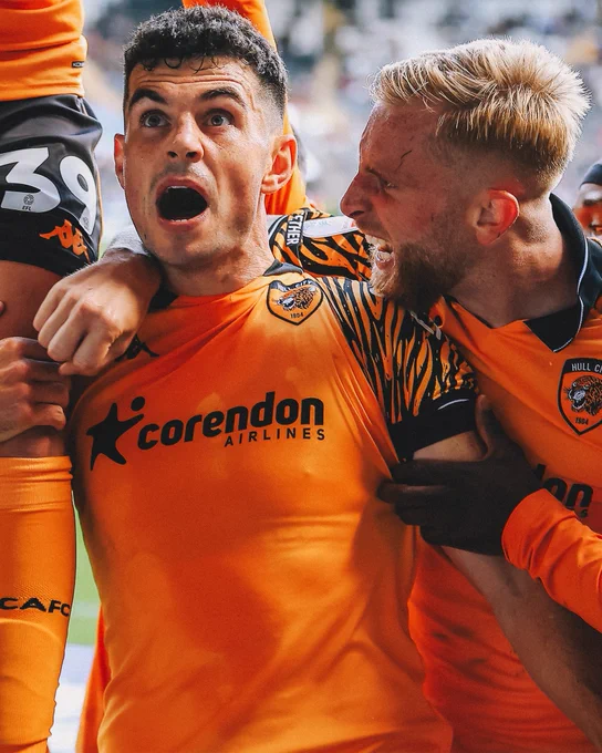 John Egan and Oli McBurnie celebrate Egan’s leveller!