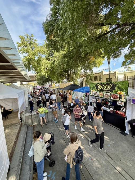 Photo of food carts at the Portland Saturday Market.