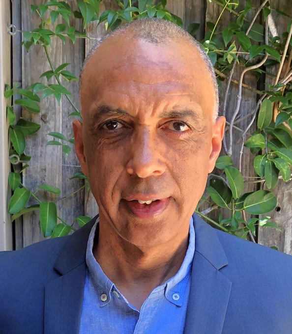 Headshot of Professor Eric Papas