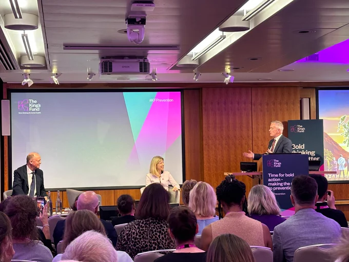 Image of Sir Gregor Smith speaking. 