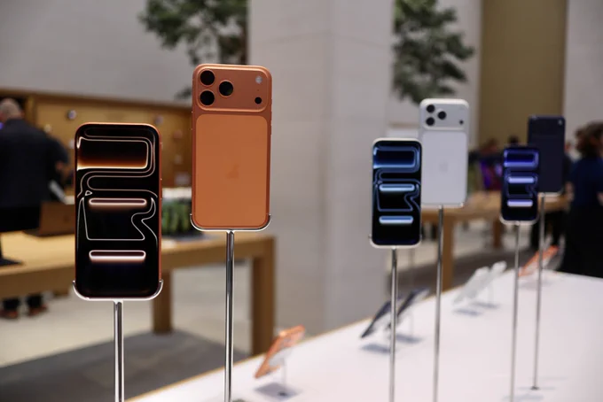 iPhone 17 Pro lineup on display at the Apple Store