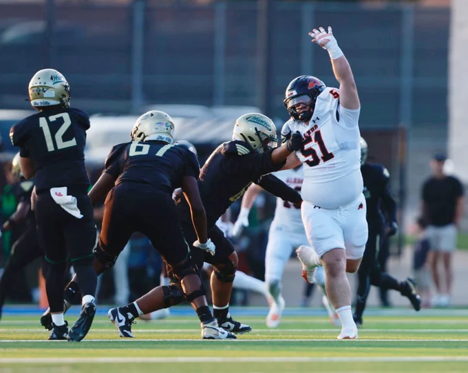 Defensive Tackle Decker Sanders (51)