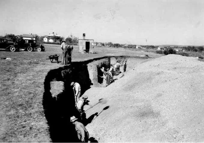 Image and caption from http://collections.mnhs.org/cms/display.php?irn=10789223  