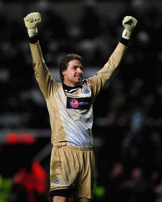 Tim Krul celebrates