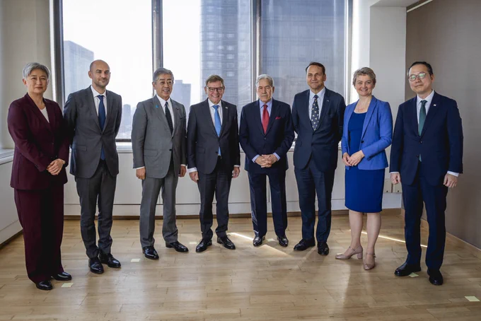 The ministers at the meeting.