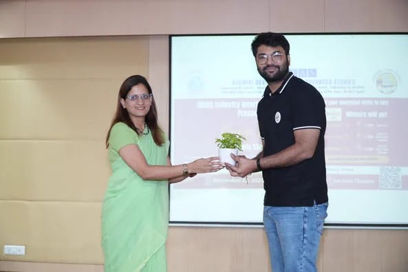 The RIIO team warmly welcomed Mr. Soumay Bansal, Co-Founder of BingeTown, with a planter.