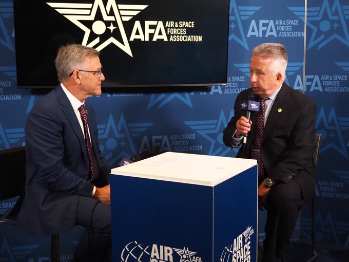 Generalleutnant a.D. Klaus Habersetzer im Gespräch mit Burt Field, Präsident & CEO @Afa_air_space.