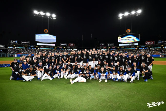 Los Dodgers posan para una fotografía.