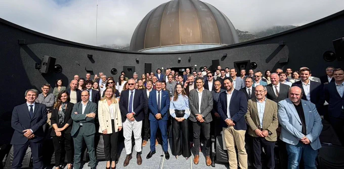 Presentació de l’estratègia Catalunya Espai 2030 al Parc Astronòmic del Montsec amb la presència de Miquel Sàmper i Rodríguez, conseller d’Empresa i Treball de la Generalitat de Catalunya;  Juan Carlos Cortes, director de l’Agència Espacial Espanyola (AEE); Mireia Burgués, alcaldessa d’Àger; Carlos Ruiz, president de Ferrocarrils de la Generalitat de Catalunya; Albert Tort, secretari de Telecomunicacions i Transformació Digital; Maria Galindo, secretària de Polítiques Digitals; M. Pilar Espax, directora ST d’Empresa i Treball a Lleida; Rafel Jordà, CEO Open Cosmos; Roser Roca, CEO Airbus GeoTech; Adrià Argemí, CEO Pangea Propulsion; i Joan de Dalmau, professor de la International Space University d’Estrasburg.