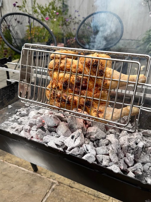 Spatchcock chicken perfectly cooked on the Cyprus BBQ rotating barbecue basket grill 😋