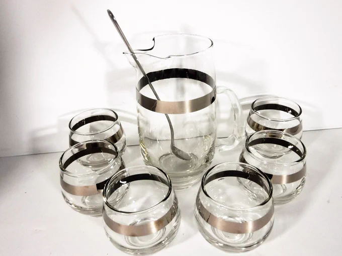 Mid-Century Modern cocktail serving set. LIbbey Tempo Plantinum Band set of 6 Roly Poly cocktail glasses, Matching cocktail mixing pitcher and cocktail stirrer spoon. Perfect MCM MadMen Era Barware for your ManCave