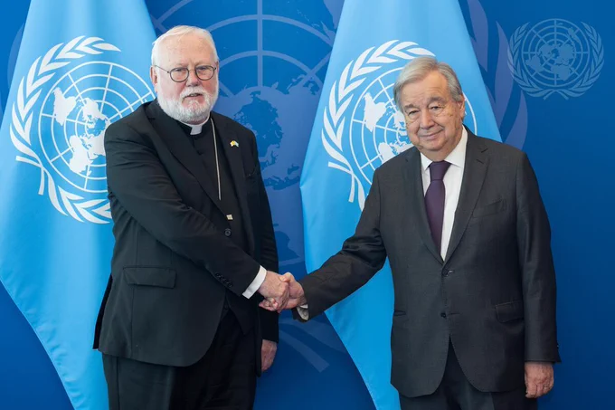 S.E. Mons. Paul R. Gallagher, Segretario per i Rapporti con gli Stati e le Organizzazioni Internazionali con il Segretario Generale delle Nazioni Unite, S.E. il Sig. António Guterres.