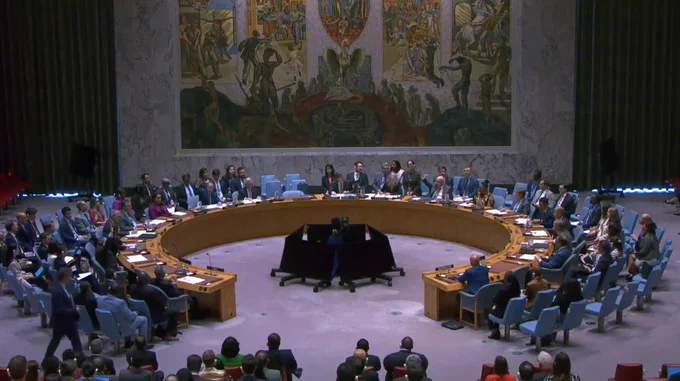 Security Council members vote on the draft resolution – abstain