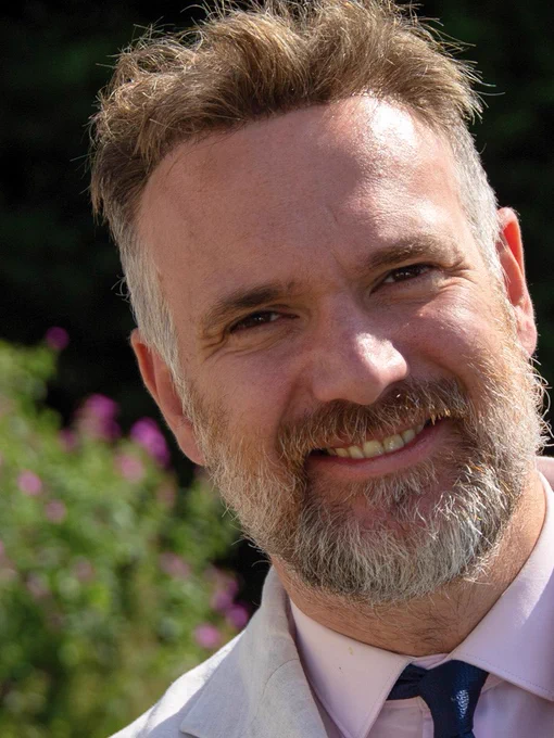 Charles Hanson is one of the UK’s most recognisable auctioneers and antiques experts, best known for his charismatic appearances on BBC shows such as Bargain Hunt, Flog It! and Antiques Road Trip.
A trusted face in the auction world, Charles brings energy, humour and deep historical insight to every valuation and sale. 
