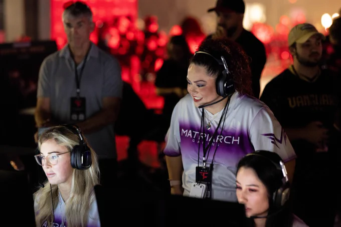 Team Matriarch Gaming competing in the HCS Charlotte Major Open Bracket