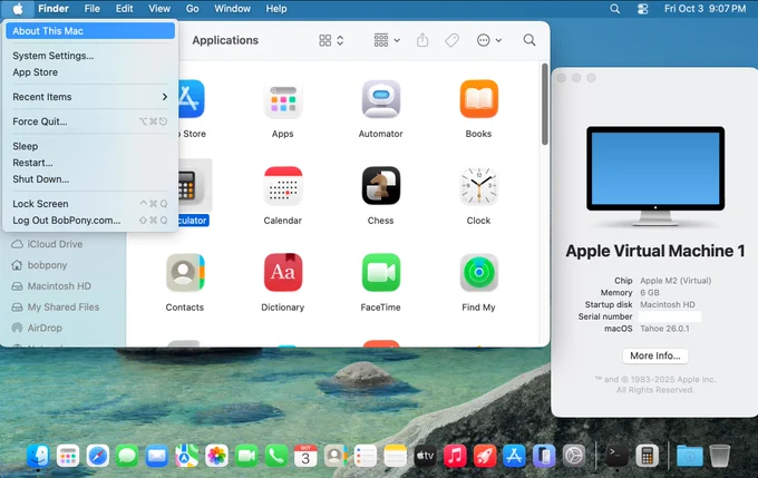 Screenshot of macOS 26 Tahoe with the Liquid Glass disabled, it looks a bit similar to macOS Big Sur to Sequoia except for the icons and visual issues with the dock.