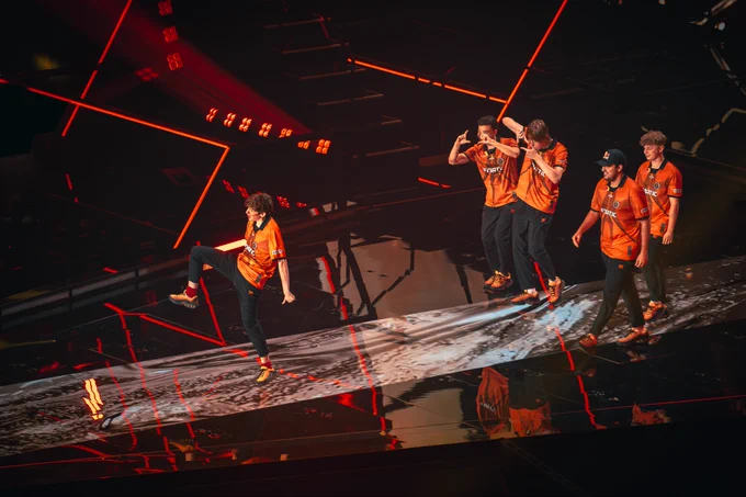 FNC Boaster mid dance pose while team walkout during their Upper Finals match against NRG
